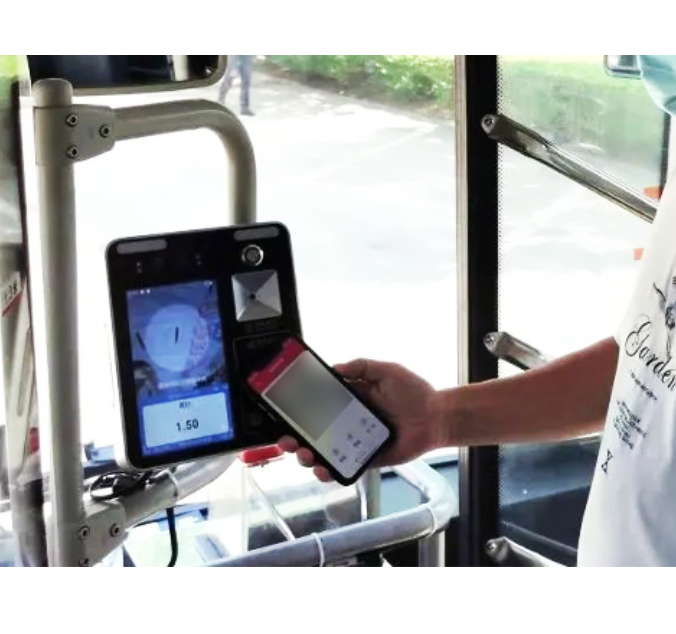 Golong and Xinchang Bus Jointly Working Together to Start Customized “Shi Cheng Bus”
