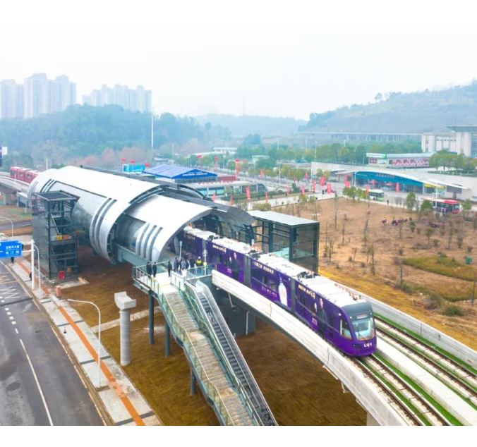 Wuhan’s First Tram Equipped with Golong POS Machine: Realization of City Intelligent Transportation