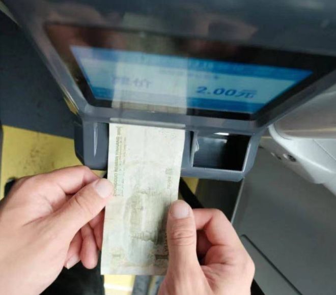 Farewell to Traditional Cash Handling! Golong Smart Bus Farebox Reduces Labor Costs by 50% & Boosts Efficiency for Public Transport